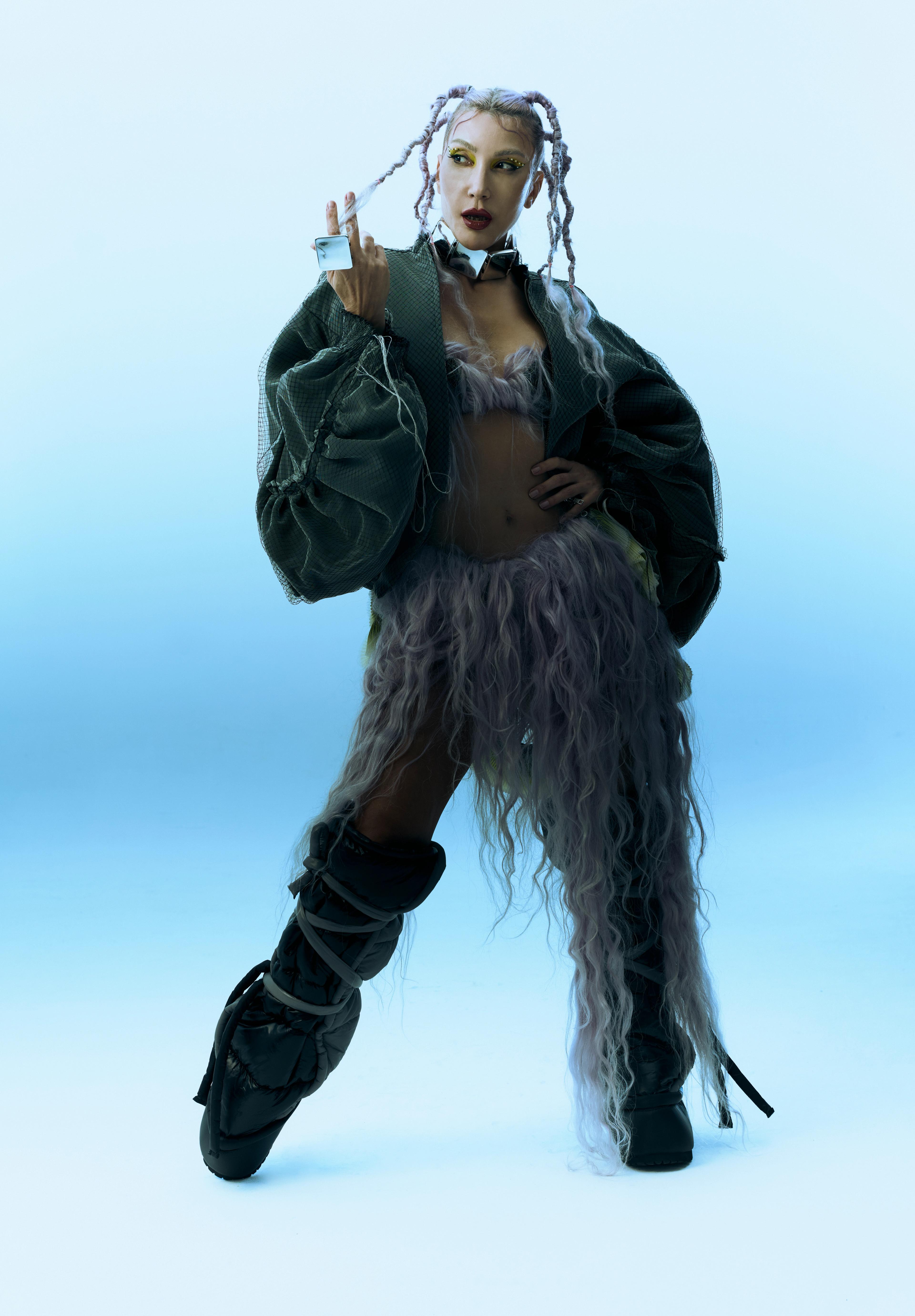 Hande Yener Konseri card