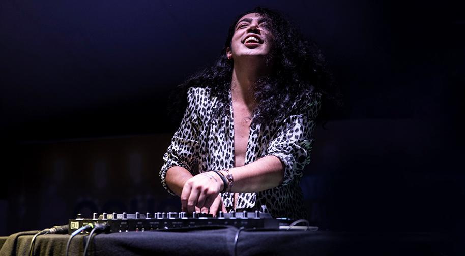 Dj Ali Taş ile 90'lar 2000’ler Pop Gecesi Bayram Özel thumbnail